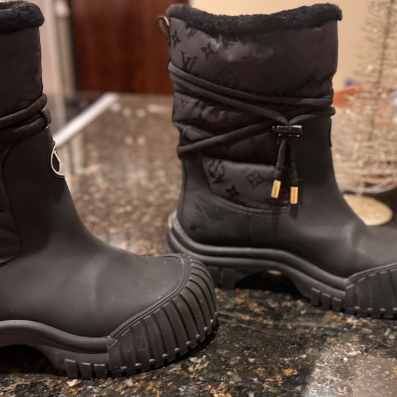 Louis Vuitton The Ruby flat half boot - Picture 2 of 6